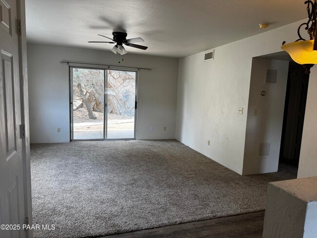 Photo - 1022 Gail Gardner Way Unidad A