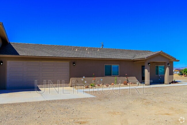 Building Photo - 7756 Sierra Vista Dr Rental