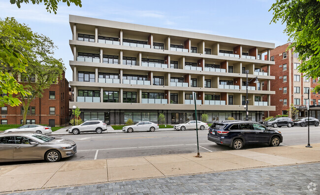 Building Photo - 835 Lake St Rental