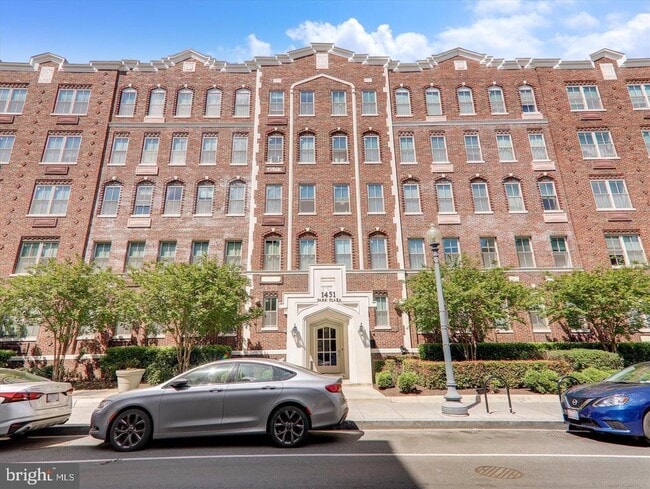Building Photo - 1451 Park Rd NW Unit 419 Rental