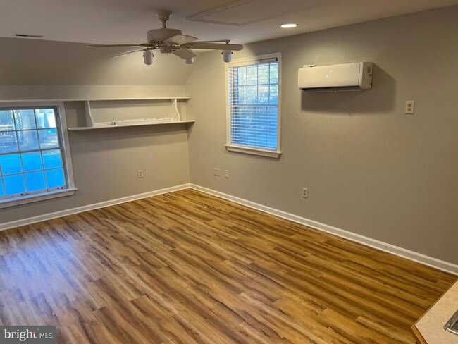 Photo - 593 A St