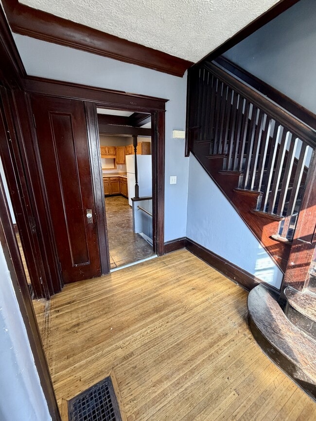 Photo - 98 Pierpont St