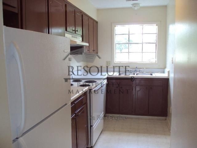 Photo - 400 Davie Rd