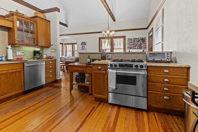 Photo - 204 NE 3rd Ave Unidad ID1359117P