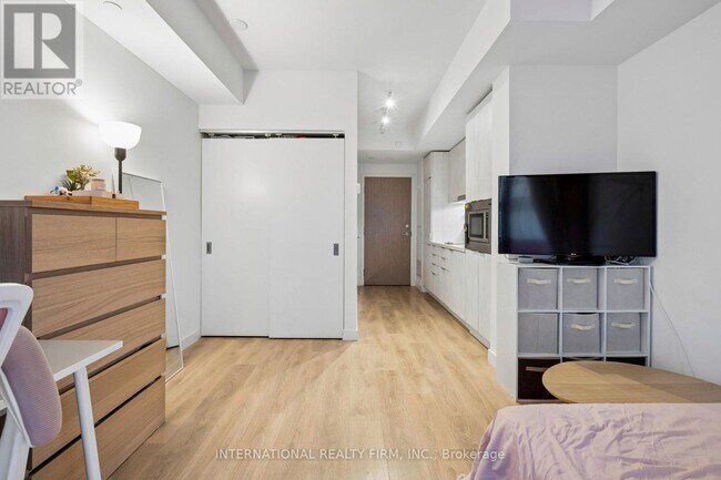 Photo - 215 Queen St W Unit 1307