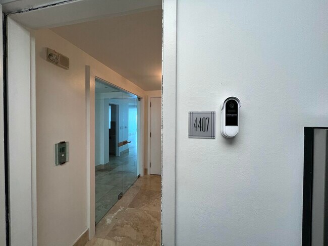 Photo - 1331 Brickell Bay Dr Unidad 4407