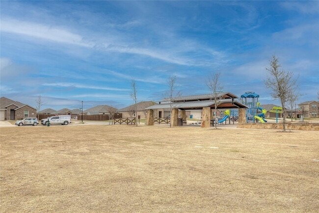 Photo - 721 Windmill St