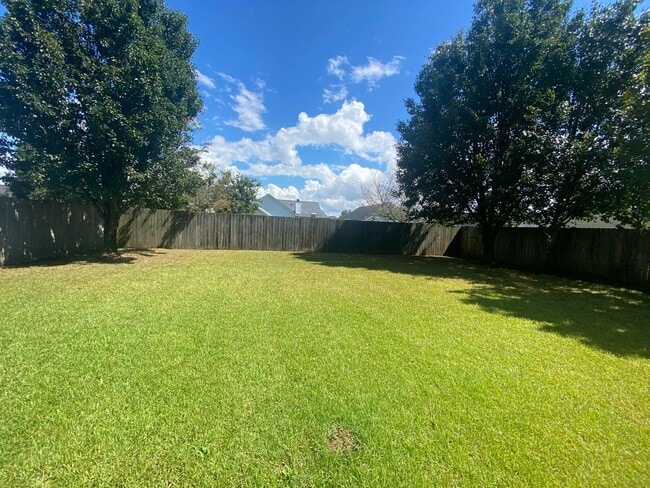 Photo - 221 Stirling Bridge Dr