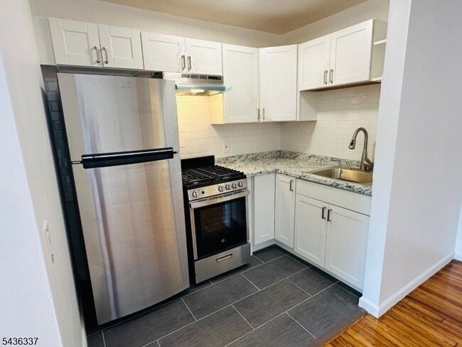 Photo - 162 Spring St Unit 4