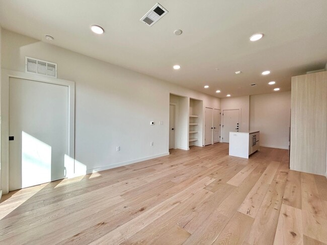 Photo - Bright & Spacious 1 Bedroom, 1 Bathroom with Resort-Style Amenities