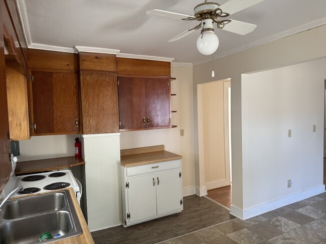 Photo - 5758 Hwy 70 W