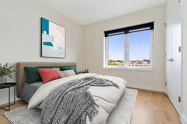 Building Photo - 31-57-57 31st St Rental