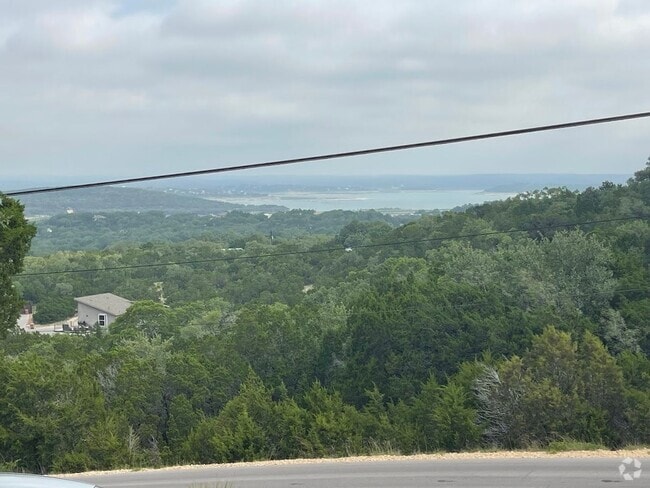 Building Photo - NEW ON MARKET (PRICE DROP!) Rental