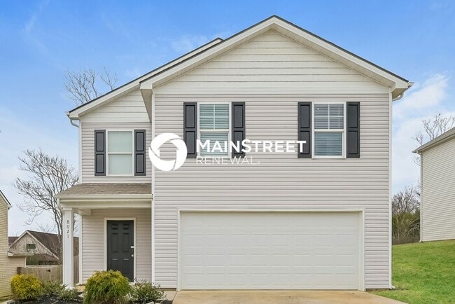 Building Photo - 4 Bedroom Pet-Friendly Home in KNOXVILLE, TN with Main Street Renewal