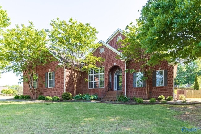 Photo - 4404 Hidden Lake Dr SE