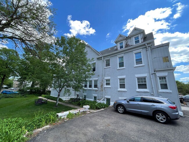 Photo - Second floor original guestroom of 1902 Mansion Unit Apt 9