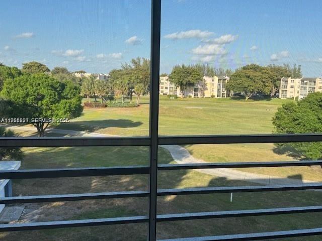 Building Photo - 9421 Evergreen Pl Unit 403