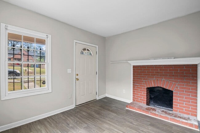 Photo - Upstairs Duplex Unit with 3 bedrooms and 2 baths. Westside Atlanta, 30314