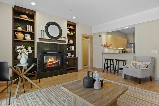 Photo - 1037 Williamson St Unidad 107