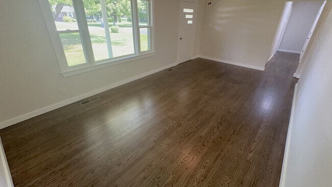 Photo - 521 Greenwood Dr
