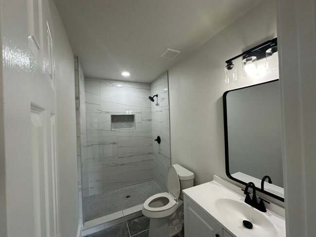 714 Malibu Dr