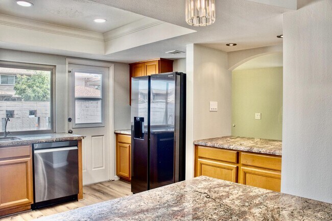 Photo - 600 Sheffield Ct Casa Adosada