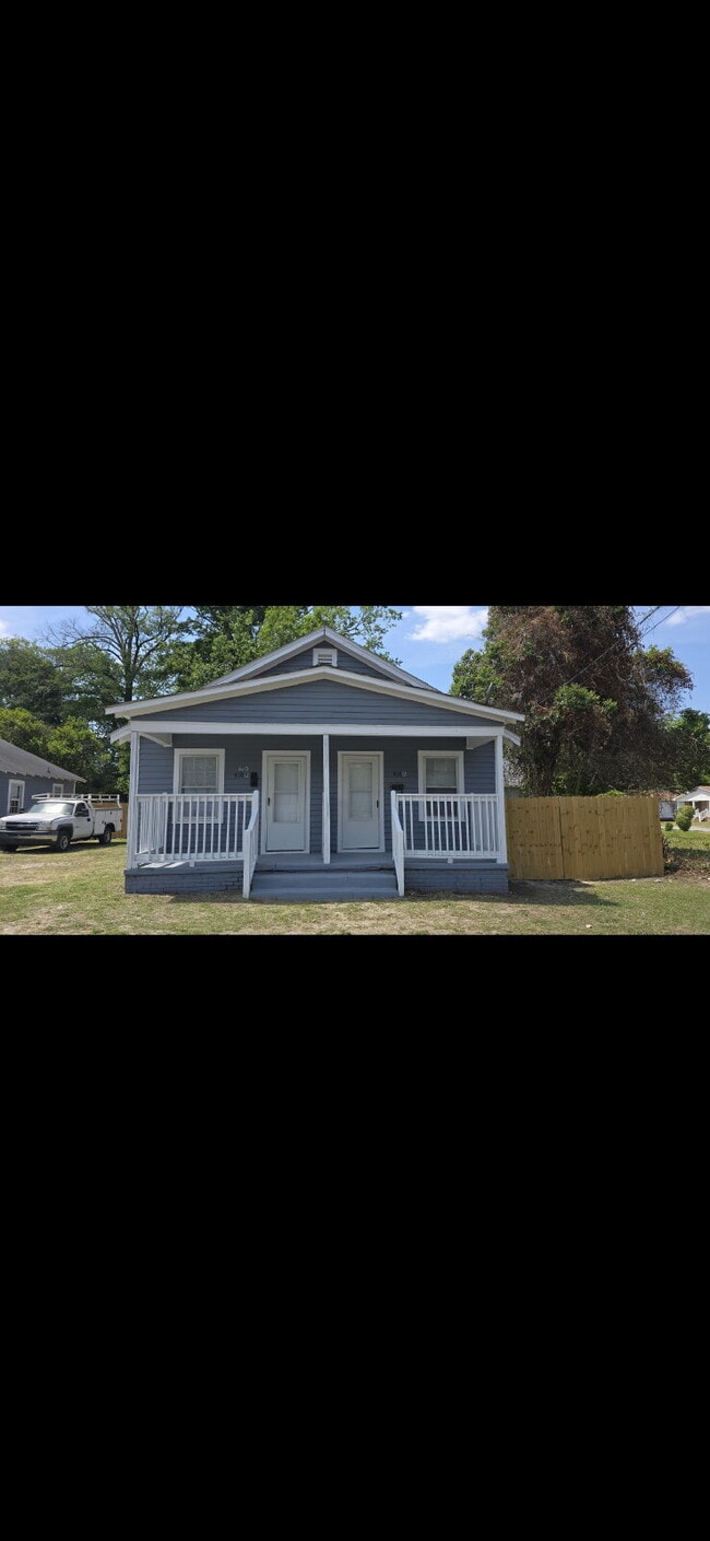 Photo - "Charming 2-Bed Duplex Retreat in Greenvil...