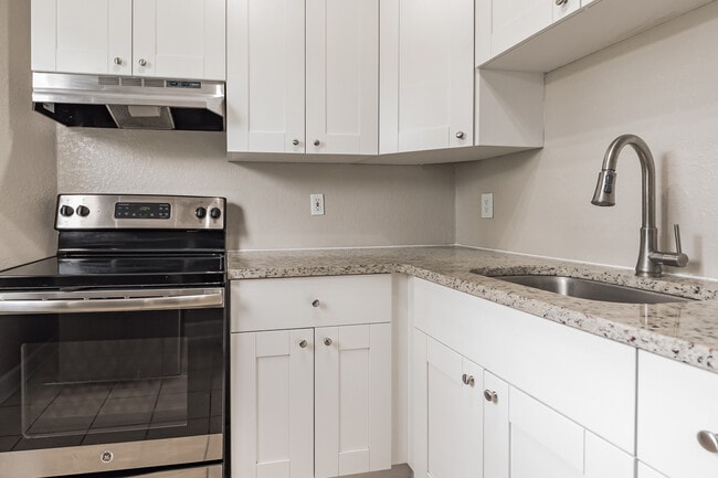 3311-13 W. San Juan