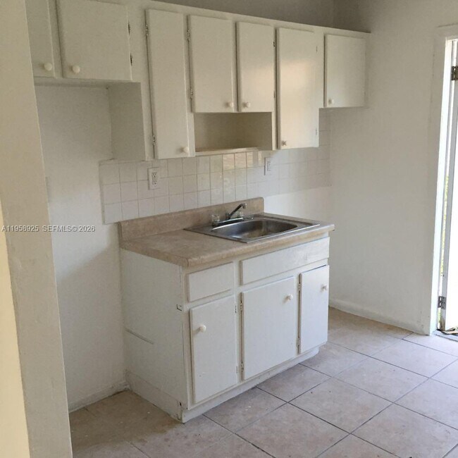 Photo - 726 21st St Unidad 2