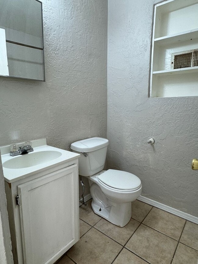 Photo - 15 NW 25th St