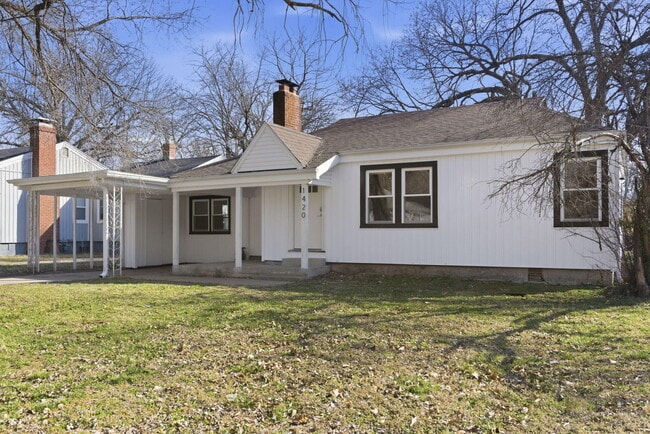 Photo - 1420 S Pickwick Ave