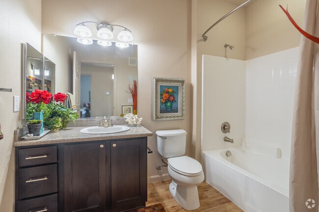 1BR, 1BA - 892SF