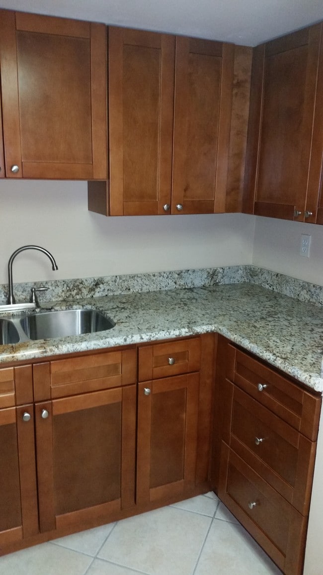 Building Photo - 1975 Normandy Dr Unit 206