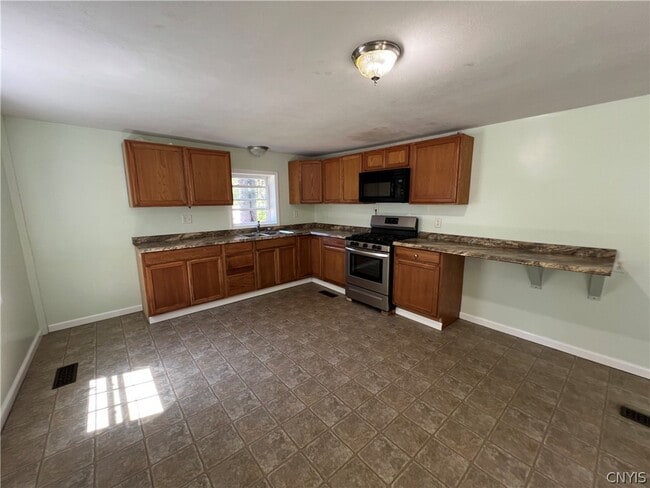 Photo - 1186 NY-104B