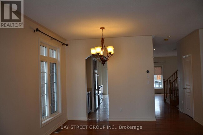 Photo - 27 Wilcliff Ct