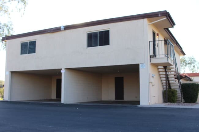 Building Photo - Moon Valley Townhouse at 7th and T-Bird! C...