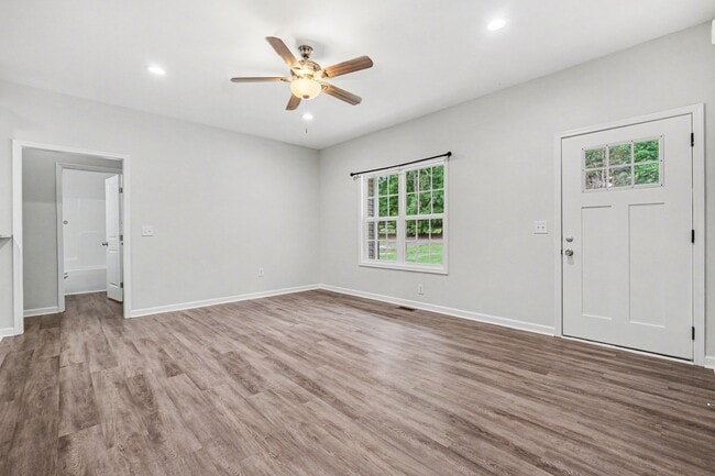 Photo - 324 N Milford Dr