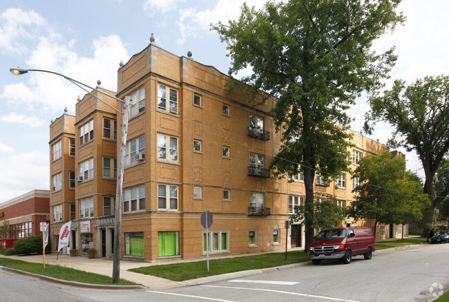 1027 W Touhy Ave