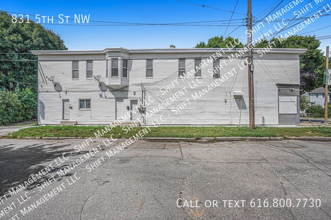 Photo - 831 5th St NW