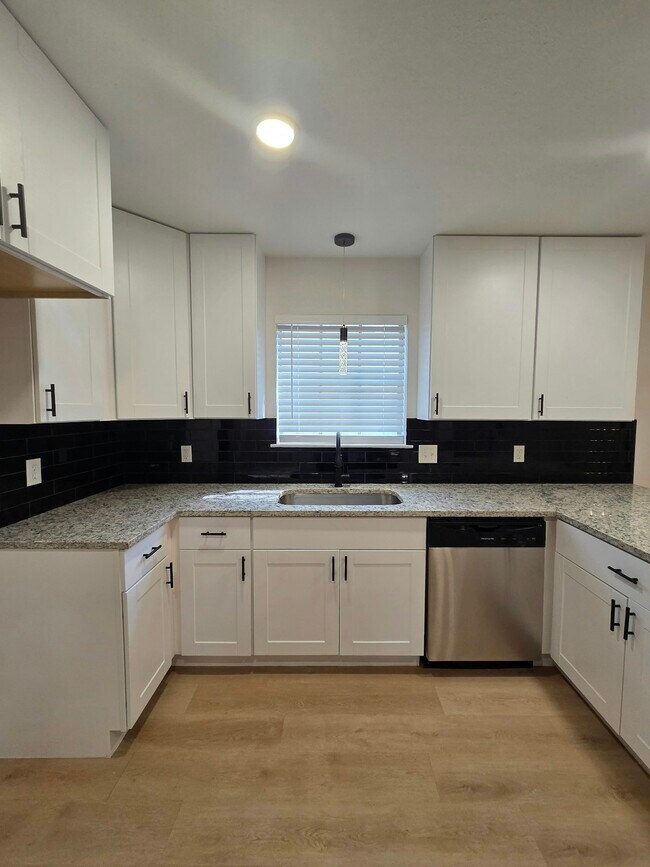 Photo - 6400 Buena Vista Dr