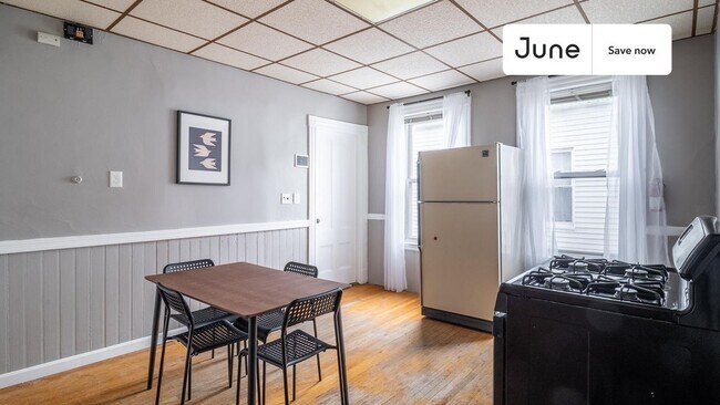 Photo - 106 Beacon St