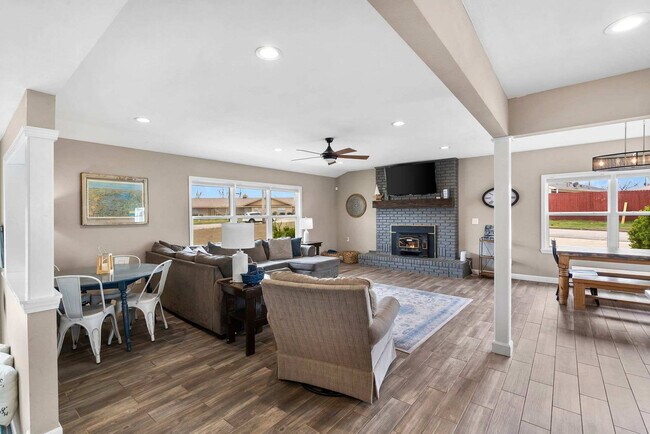 Photo - 625 N E St Unit SI ID1520940P