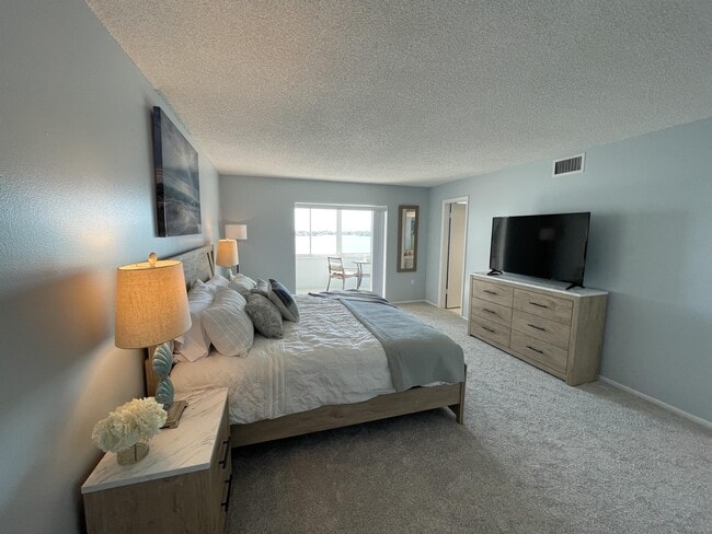 Photo - 4750 Cove Cir
