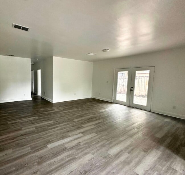 Photo - 1645 NE 175th St