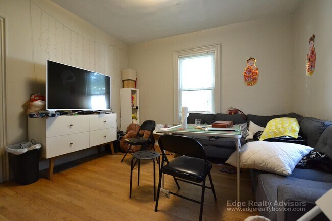 Photo - 17 Greylock Rd