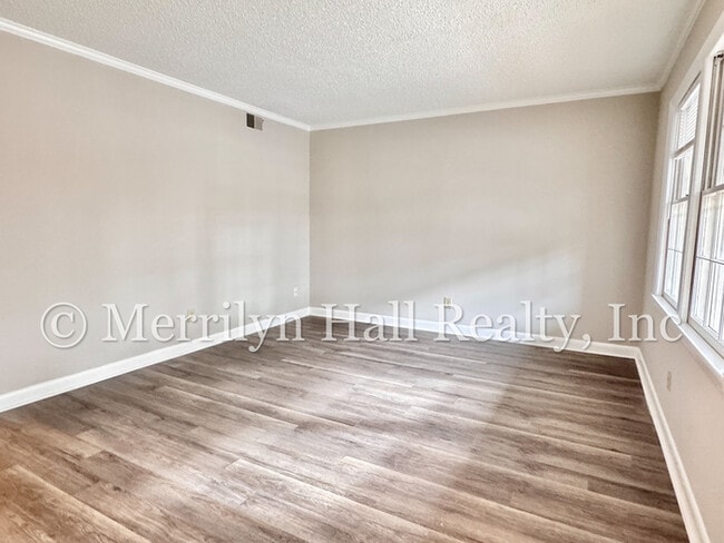 Photo - 122 Jefferson Pl