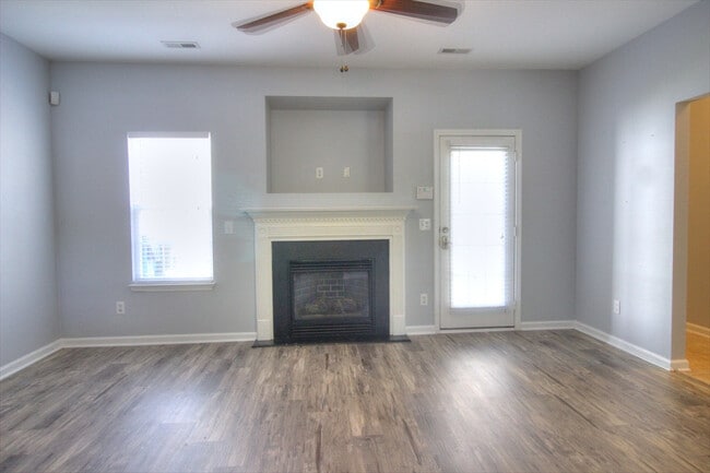 Photo - Nice 3 bedroom townhouse in SW Durham!
