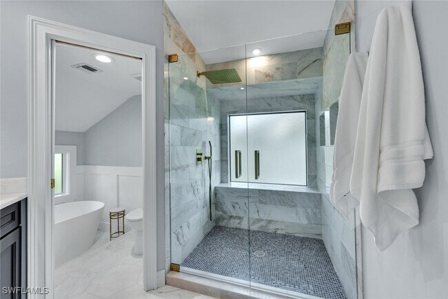 Building Photo - 27131 Oakwood Lake Dr