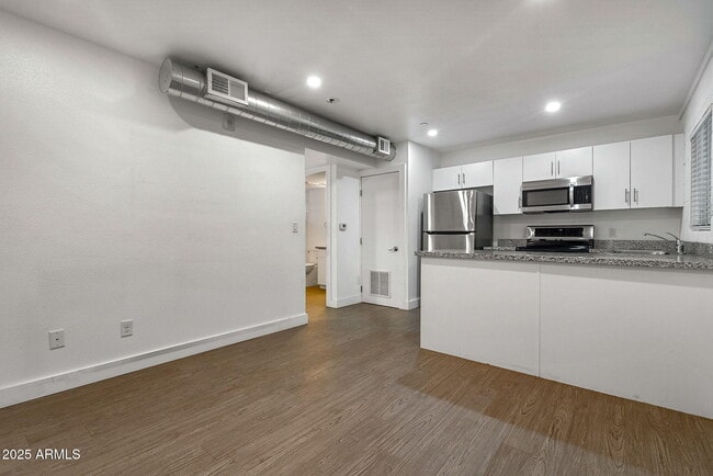 Photo - 622 N 9th Ave Unidad 103