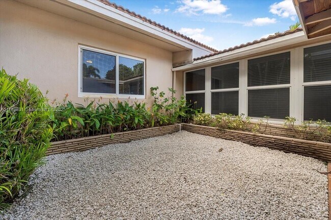 Photo - 613 NE 17th Terrace